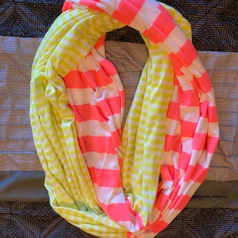Infinity Scarf - Picture 1 of 3